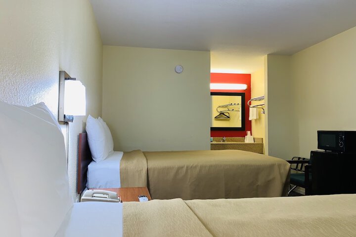 Suite 16 Motel