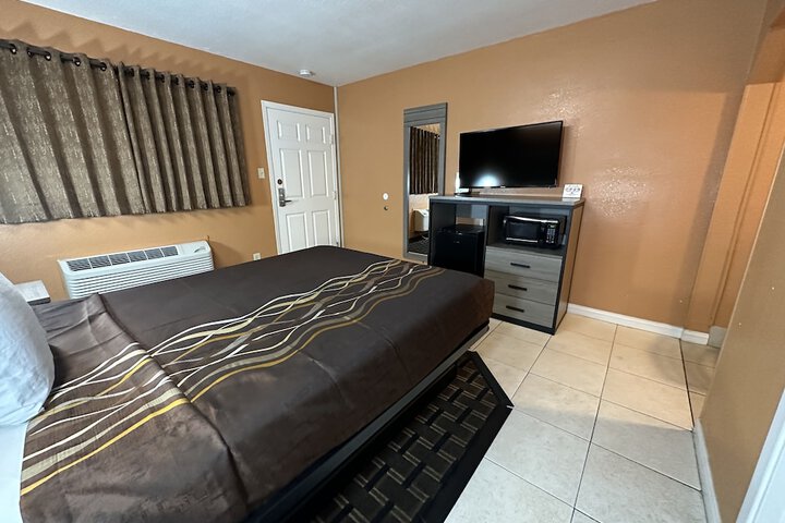 New Corral Motel