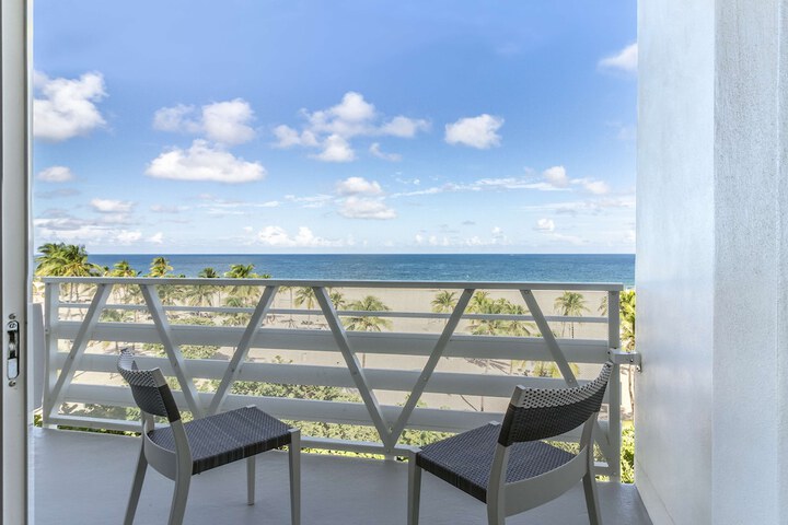 B Ocean Resort Fort Lauderdale Beach