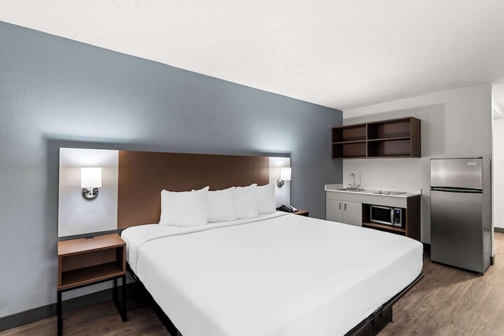 Room 15 of 26