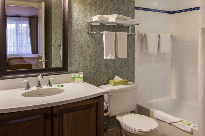 Holiday Inn Express and Suites Tremblant by IHG