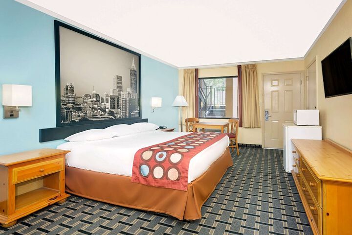 Room 12 of 15