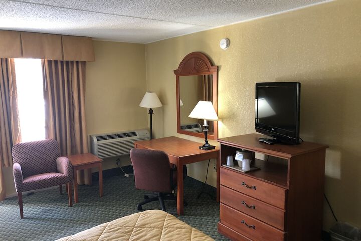 Room 17 of 37