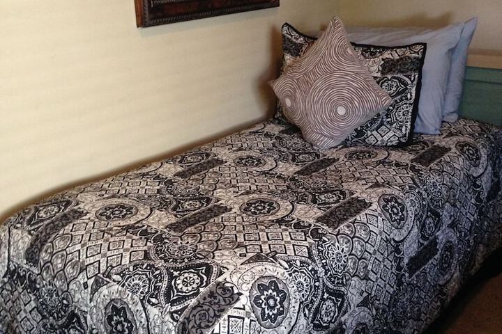 Room 10 of 50