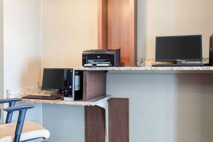 Comfort Inn & Suites Watford City