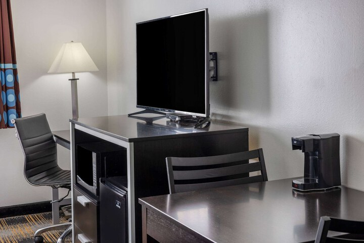 Room 25 of 35