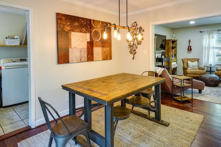 Southern Pines Vacation Rental w / Deck & Grill!