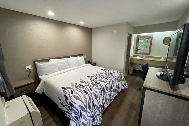 Room 29 of 34
