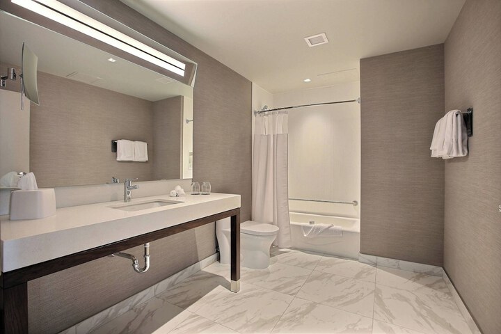 Courtyard by Marriott Montreal Brossard