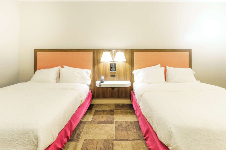 Room 12 of 26