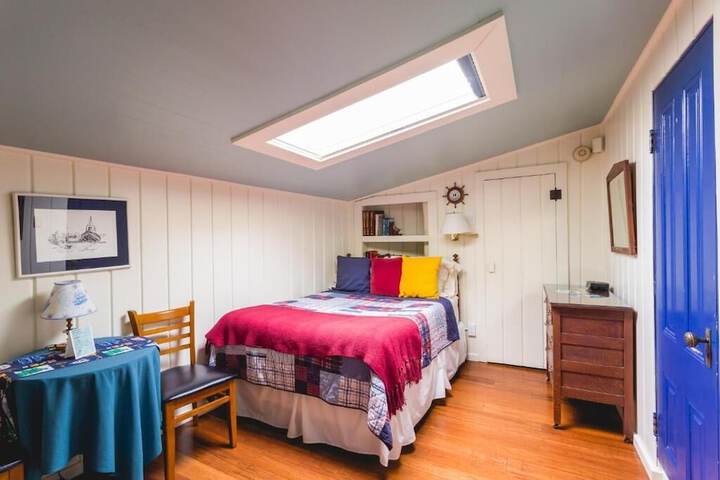 Room 3 of 36