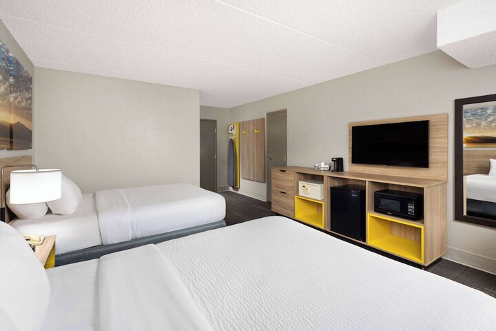 Room 26 of 37