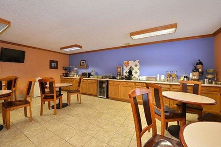 Quality Inn & Suites Grinnell near University