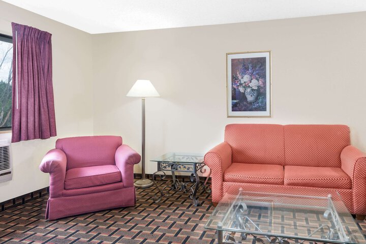 Room 11 of 14