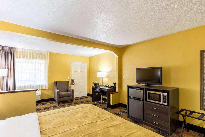 Room 33 of 44