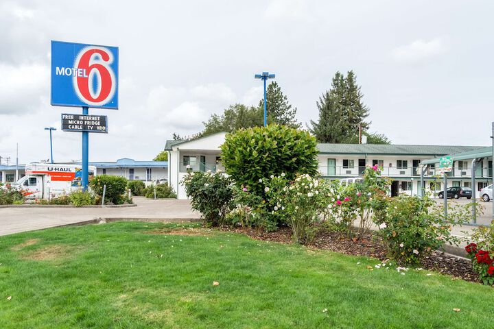 Motel 6 Albany OR