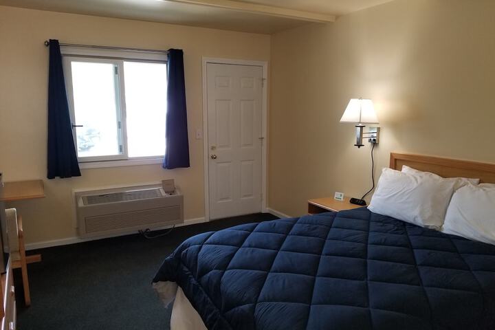 Captains Quarters Motel