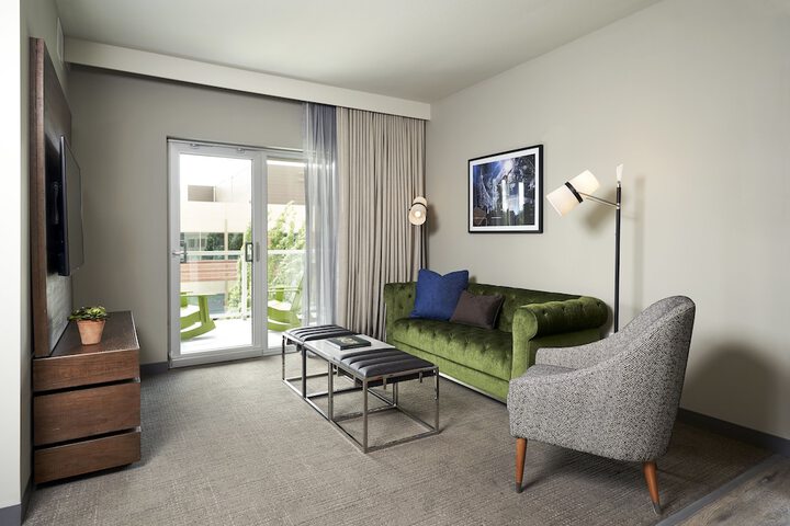 Room 16 of 60