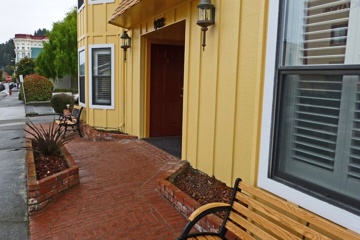 Hotel 5 of 27