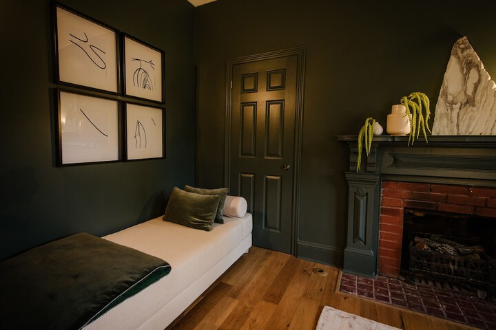 Room 32 of 37