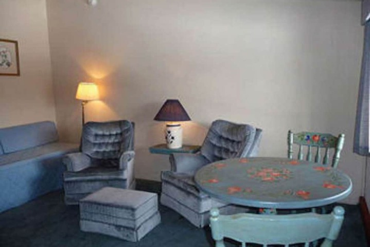 Room 13 of 19