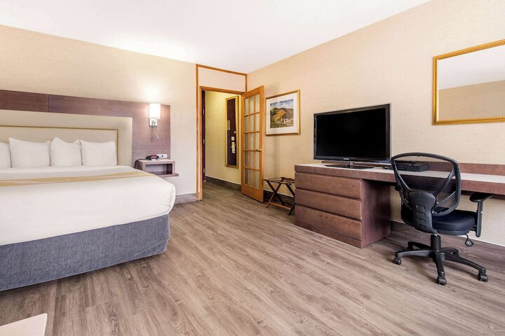 Room 13 of 52