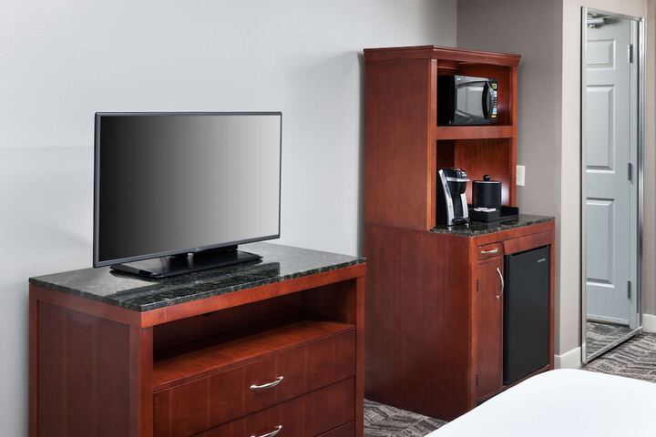 Room 17 of 39