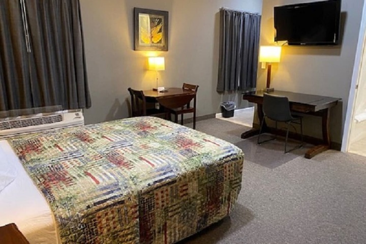 Room 19 of 30
