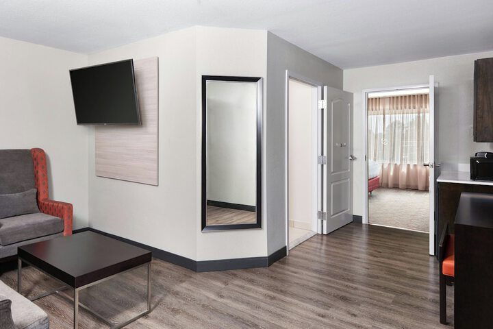 Room 10 of 30