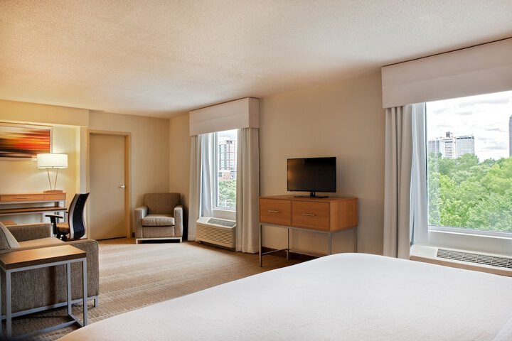 Room 7 of 30