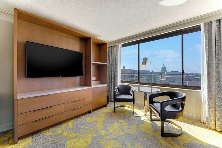 Room 43 of 61