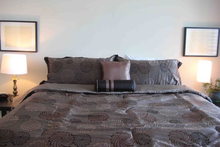 Room 10 of 19