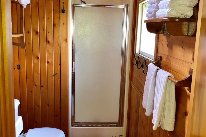 Room 6 of 25