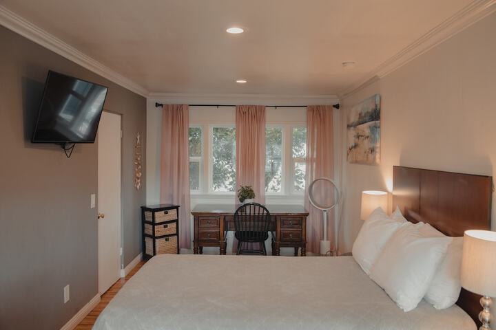 Laguna Cove Hotel