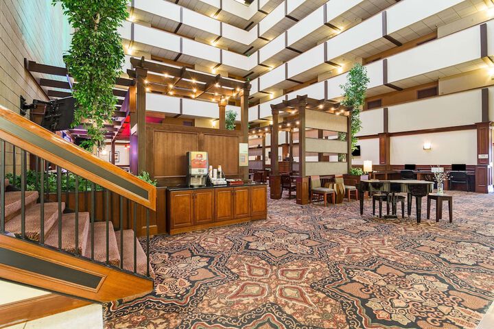 Clarion Hotel Convention Center