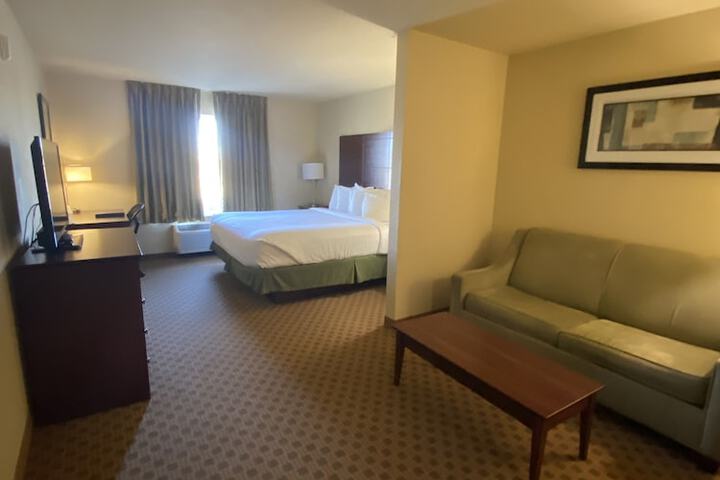 Room 28 of 60
