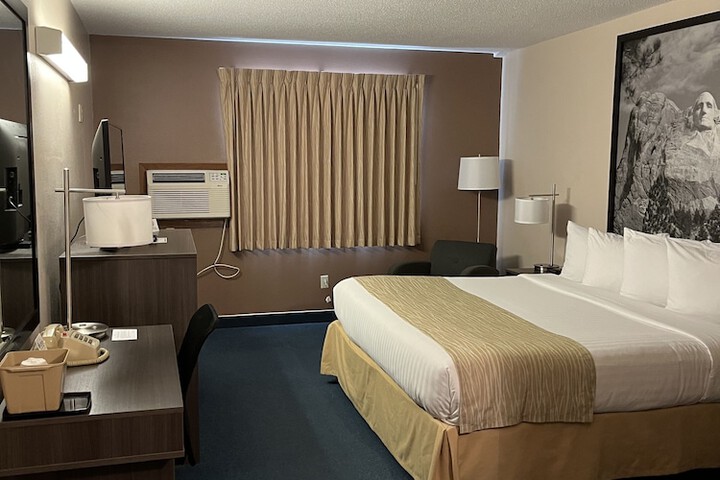 Room 10 of 26