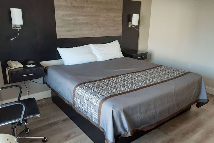 Room 9 of 9
