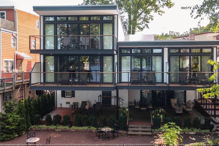 Hotel 2 of 43
