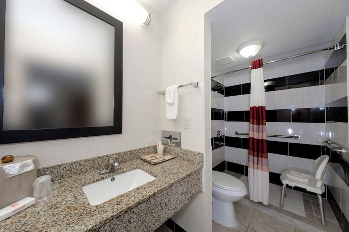 Room 20 of 38