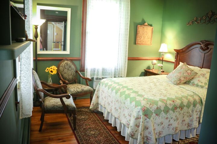 Room 45 of 116