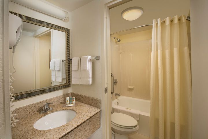 Room 12 of 35