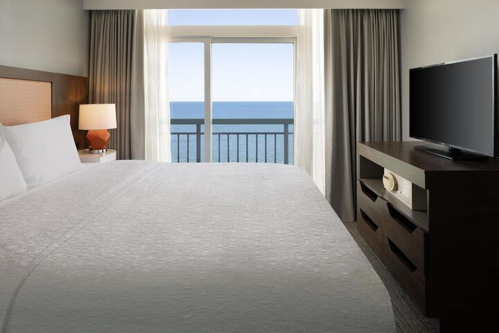 Hampton Inn & Suites Myrtle Beach / Oceanfront