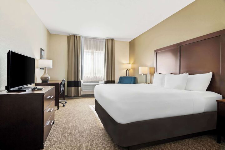 Comfort Inn Hebron-Lowell Area