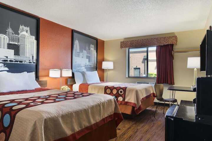 Super 8 by Wyndham Taylor / Detroit Area