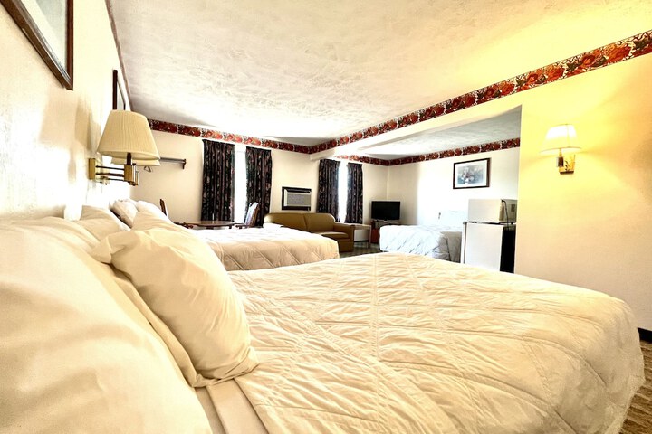 Room 26 of 43