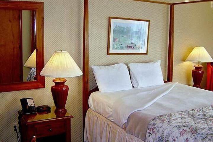 West Road Motel