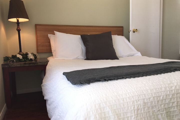 Room 90 of 146