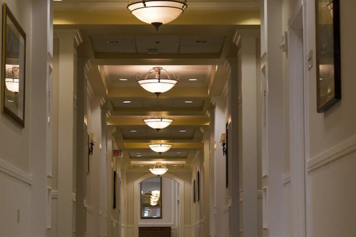 Ballroom/Hall 31 of 37