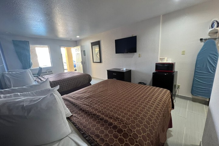 Room 28 of 39